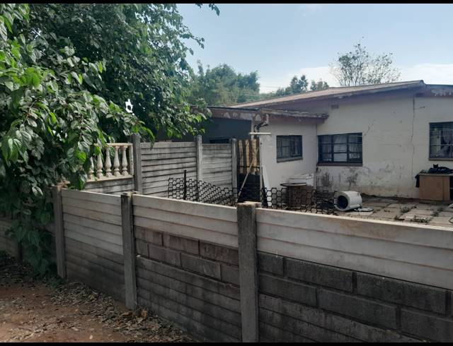3 BEDROOM HOUSE FOR SALE IN OOS EINDE